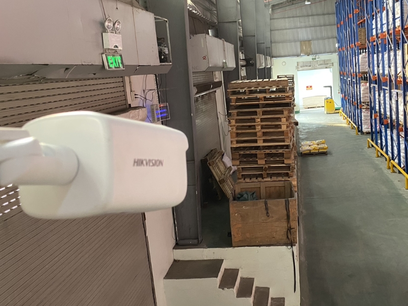 Camera Bullet Analog thế hệ mới sử dụng trong kho bãi