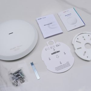 Cận cảnh thiết kế mỏng, tối ưu cho lắp trần của RG-RAP72