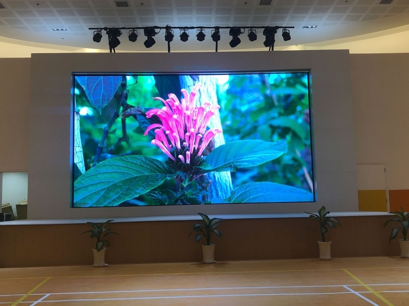 Màn hình LED P3 hiển thị hình ảnh sắc nét, đáp ứng tốt nhu cầu trình chiếu hội trường